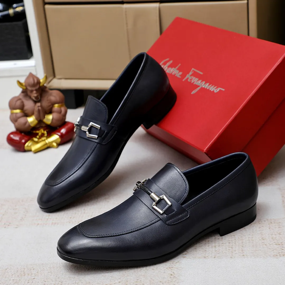 Men's shoes 💰460 🔥Ferragamo's new men's casual slip-on shoes🇨🇳Official website original 1:1 mold, original quality💯Fine workmanship, high-end luxury☘The upper is made of imported Italian first-layer cowhide🌴Luxurious water dyeing🐂Leather lining🍓Rubber wear-resistant and non-slip outsole, breathable and comfortable to wear🍍The first choice for high-grade men, 5 colors available! Code number 38-44 (45.46. Customized)